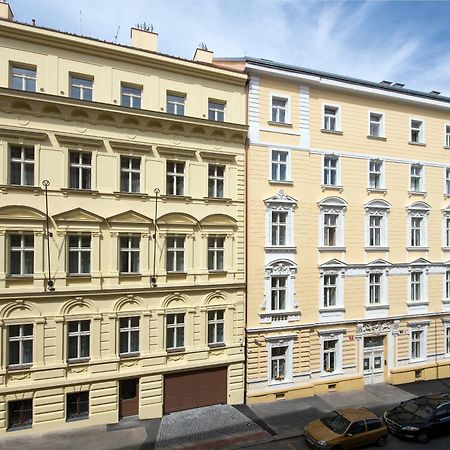 Downtown Suites Rubesova Praha Bagian luar foto