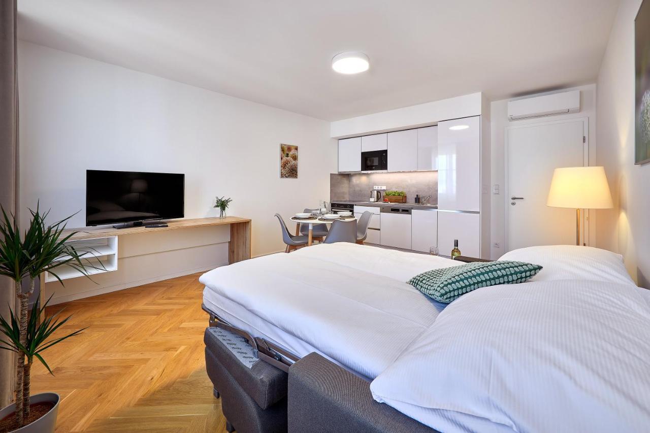 Downtown Suites Rubesova Praha Bagian luar foto