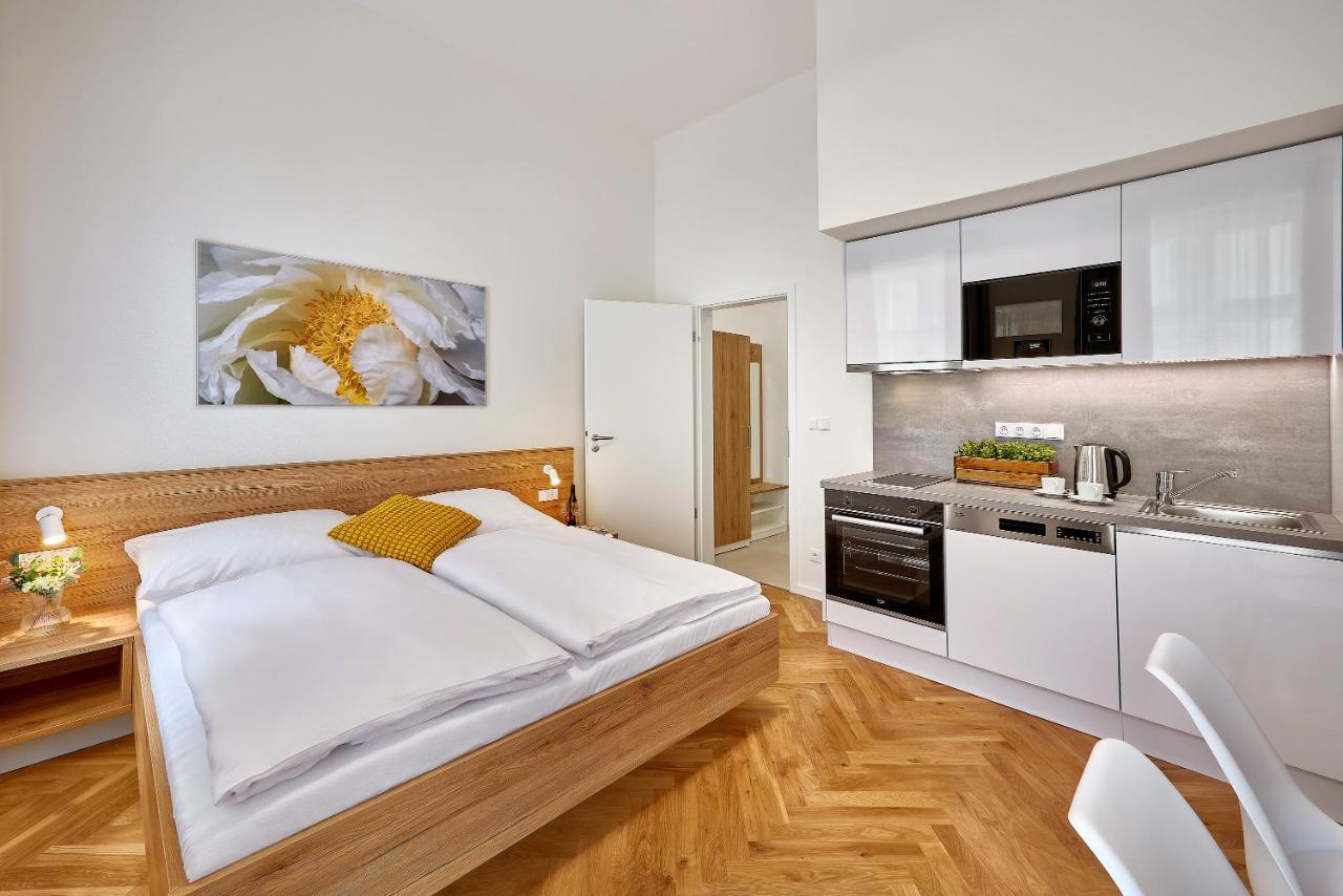 Downtown Suites Rubesova Praha Bagian luar foto