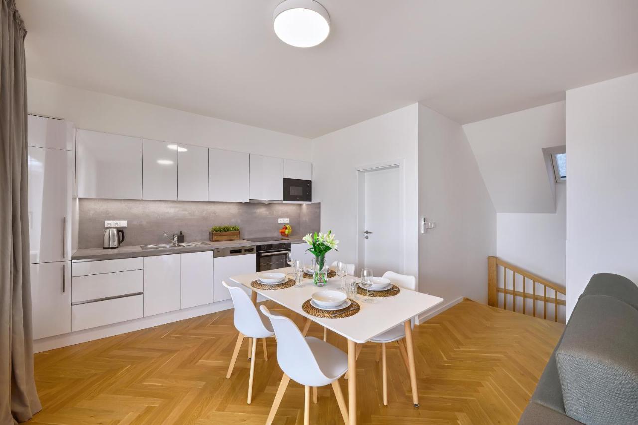 Downtown Suites Rubesova Praha Bagian luar foto
