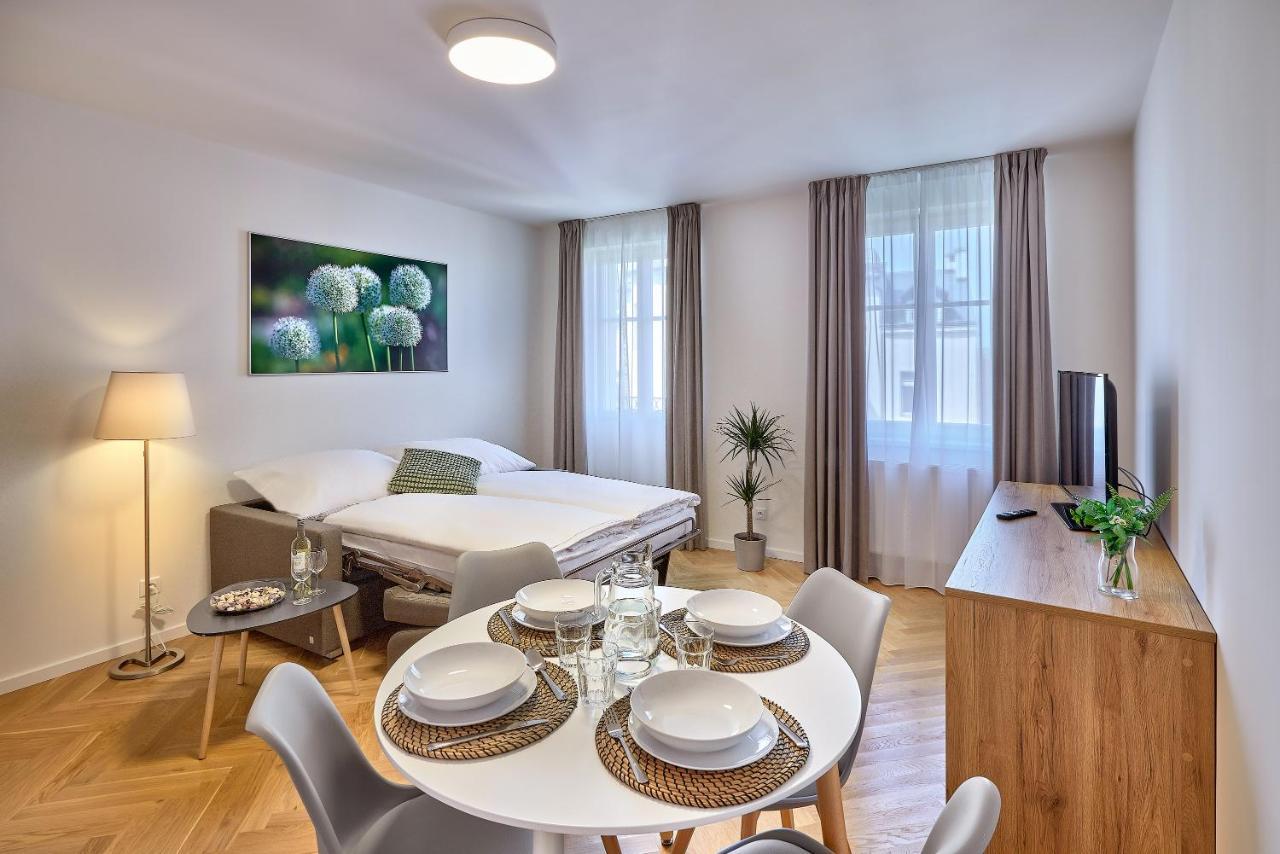 Downtown Suites Rubesova Praha Bagian luar foto