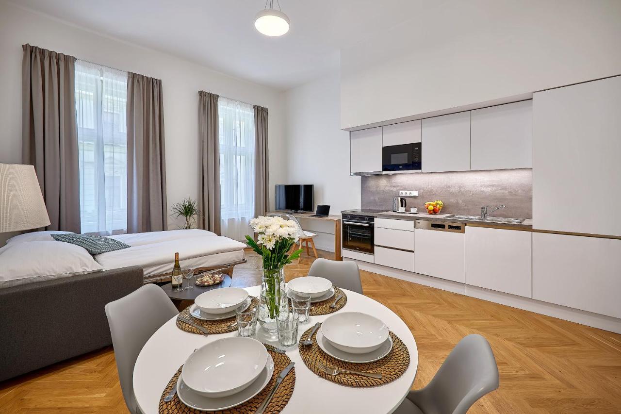 Downtown Suites Rubesova Praha Bagian luar foto