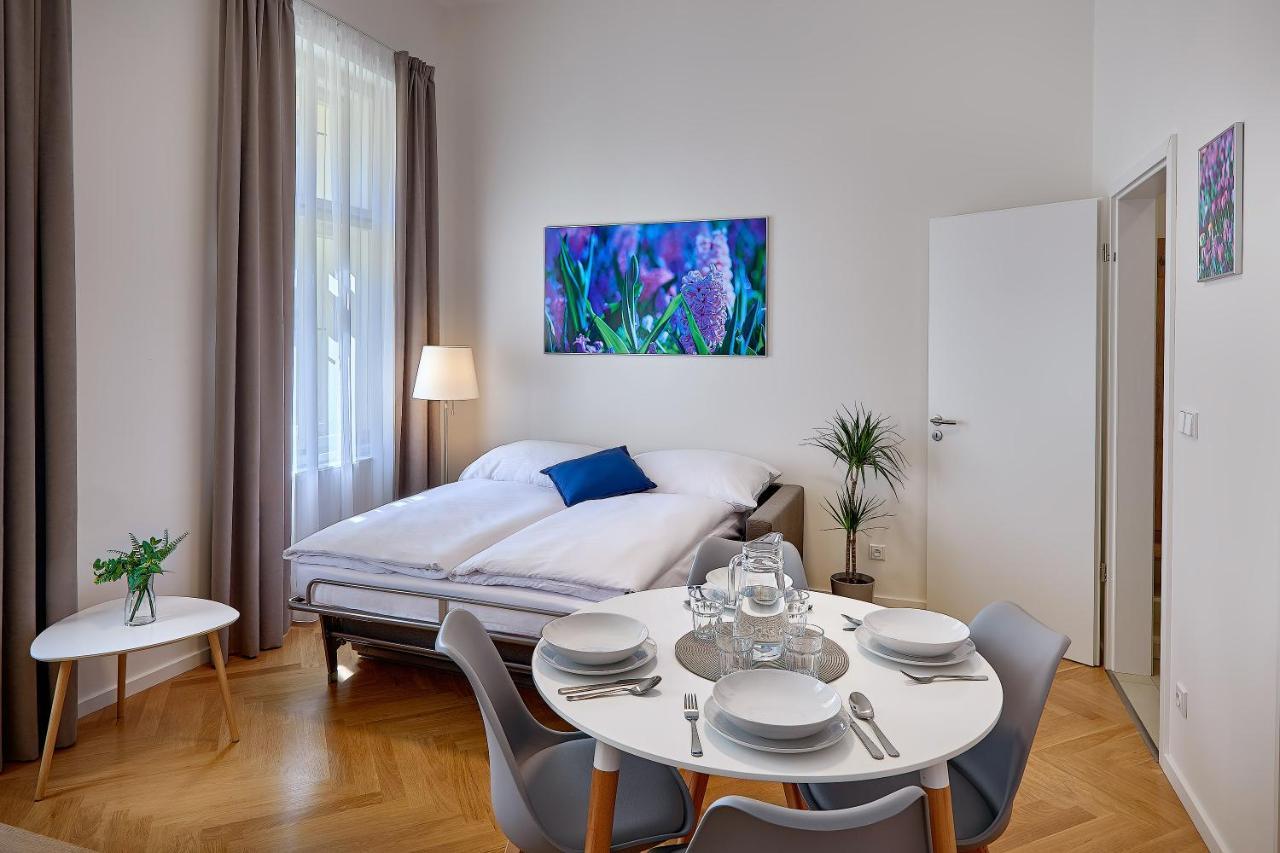 Downtown Suites Rubesova Praha Bagian luar foto