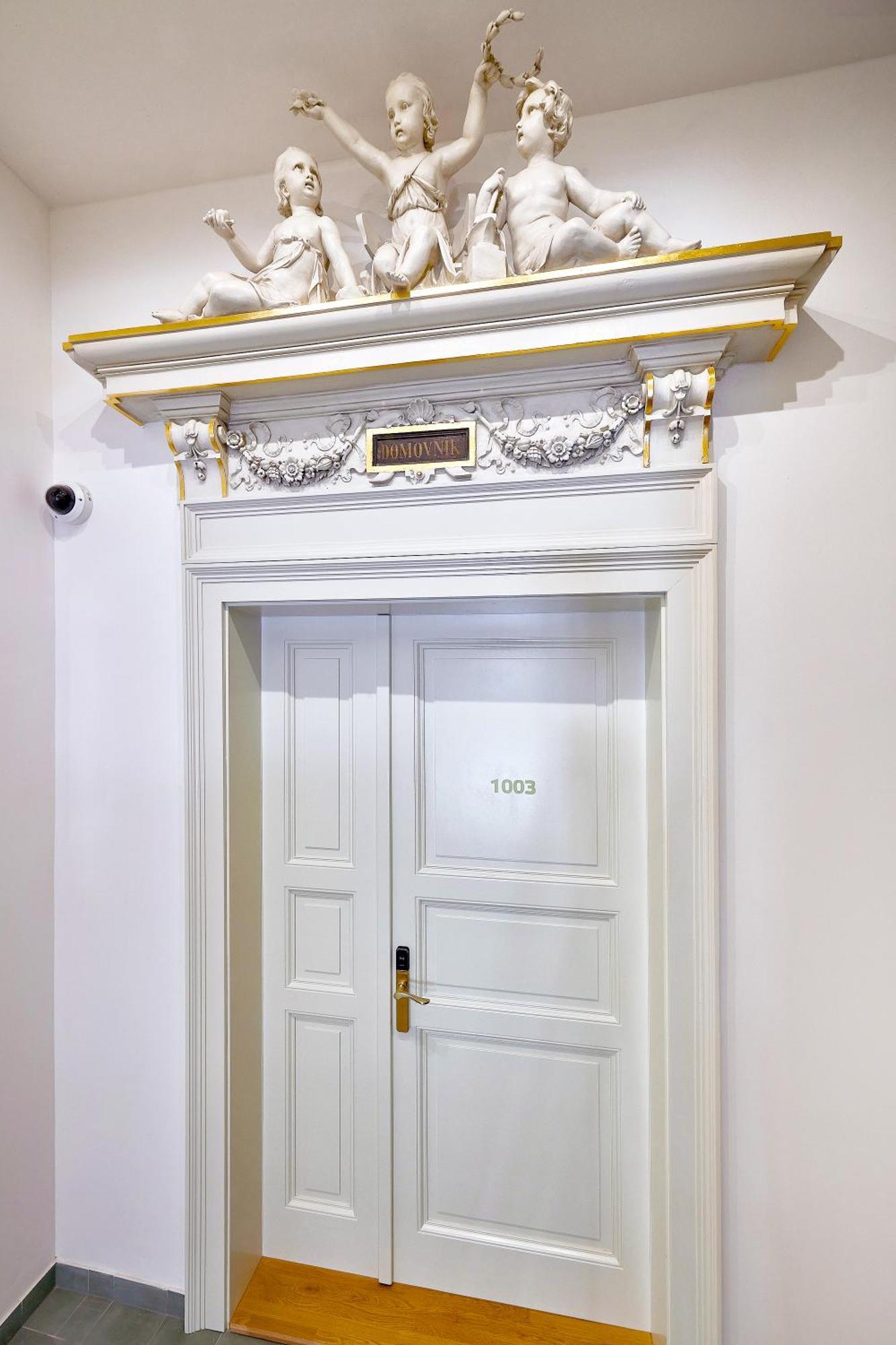Downtown Suites Rubesova Praha Bagian luar foto